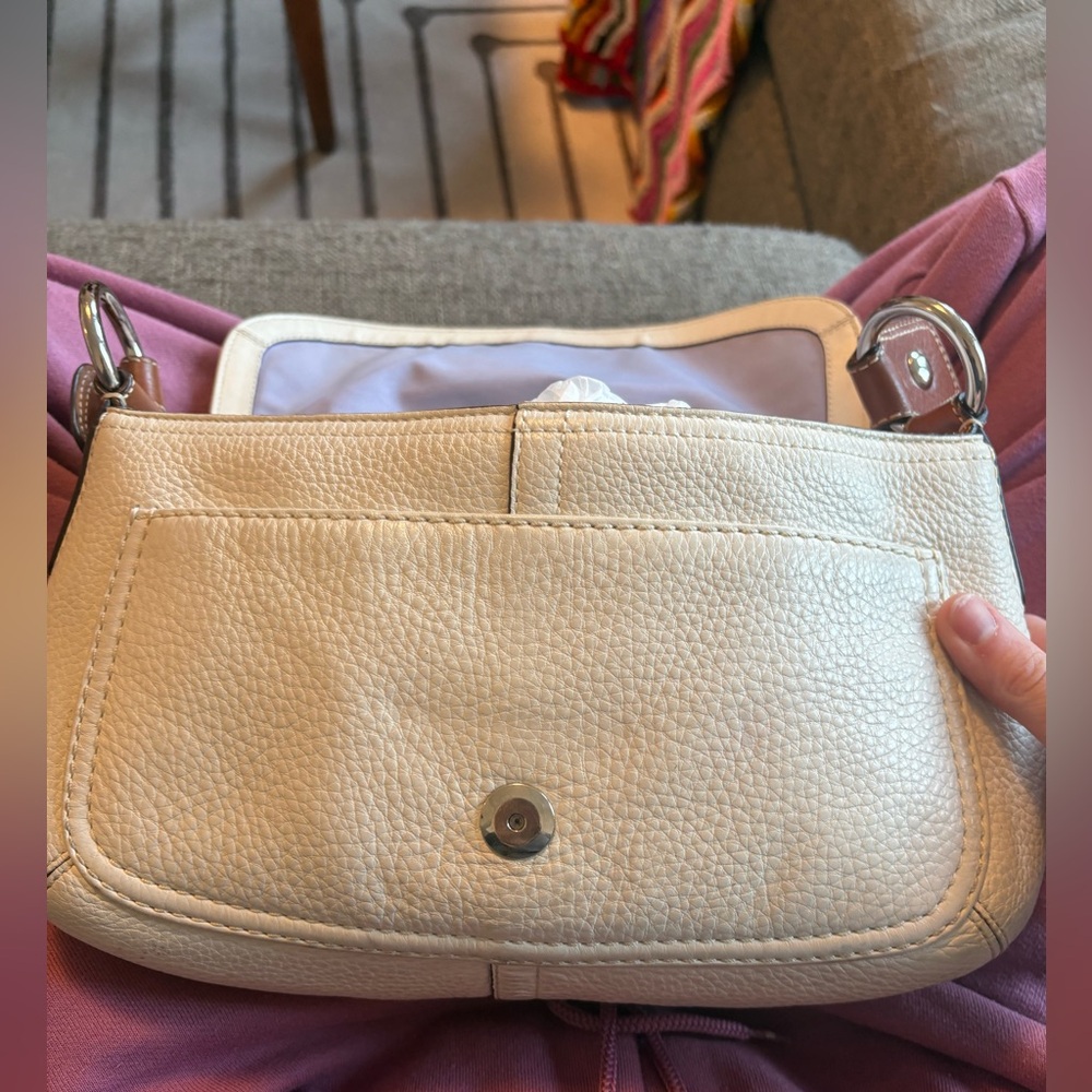 Vintage Coach Soho Pebbled Leather Flap Shoulder Bag – White/Saddle - Picture 5 of 7